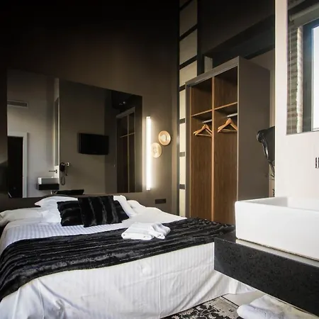 Cosy Embajador 2* ולנסיה