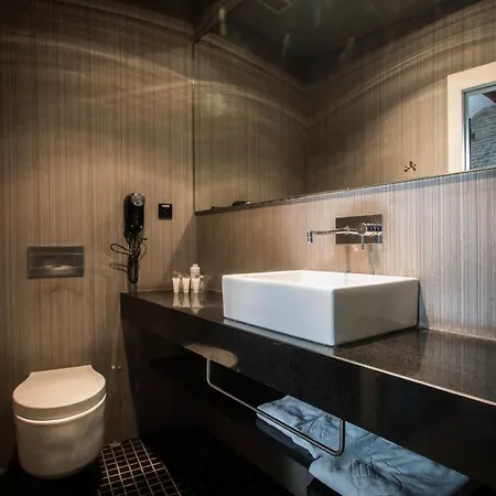 בית הארחה Cosy Embajador 2*