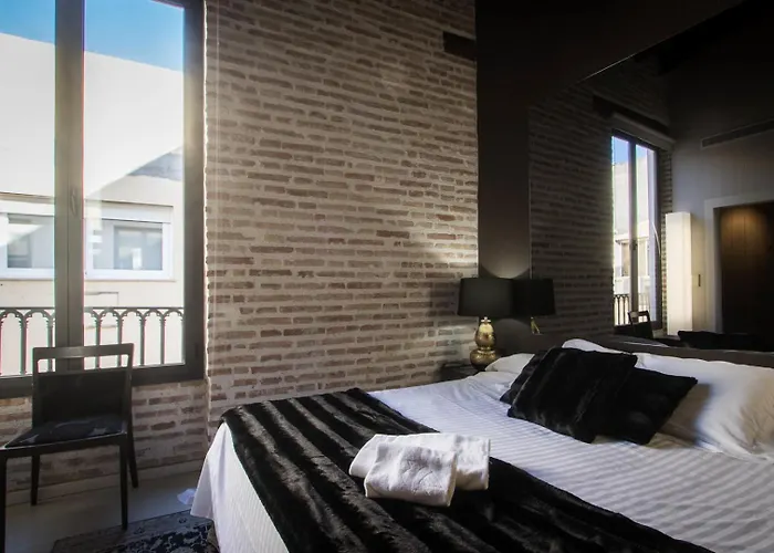 Cosy Embajador Gasthuis 2*