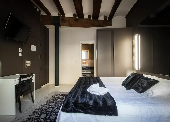 Cosy Embajador 2*