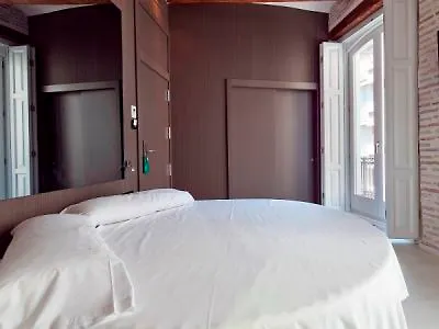 Cosy Embajador ולנסיה