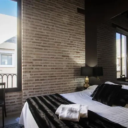 Cosy Embajador בית הארחה 2*