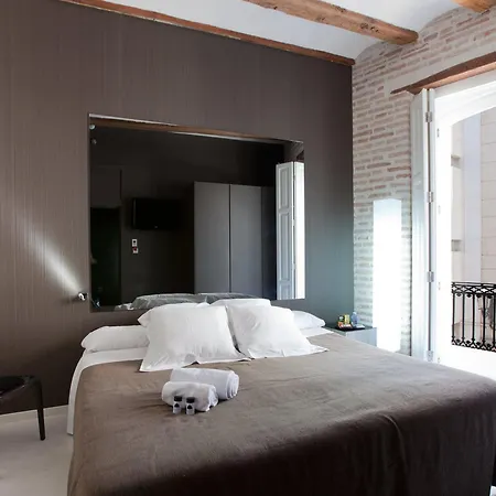 Cosy Embajador בית הארחה 2*